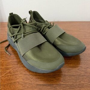 Women’s Fabletics Shoes